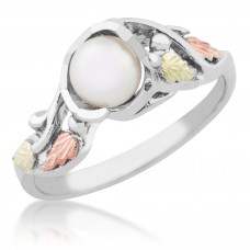 Genuine Pearl Ladies' Ring - By Mt Rushmore