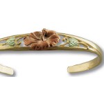 Hibiscus Flower Bracelet - by Landstrom's